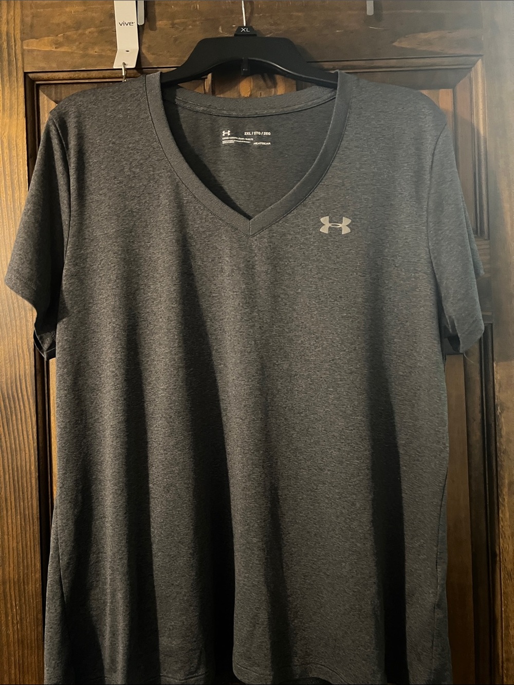 Under Armour Women’s Dark Gray V-Neck Short Sleeve Tee